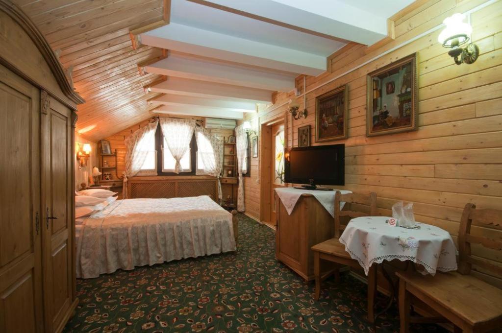 La Marele Moft Hotel Slănic Exterior foto